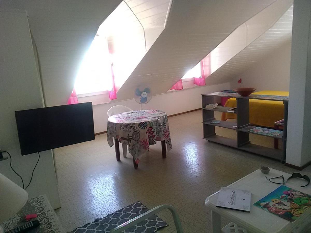 Studio 2-Eme Etage Coeur De Saint-Francois Bagian luar foto